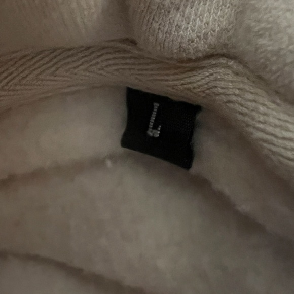 COZY HOODIE - Picture 9 of 10